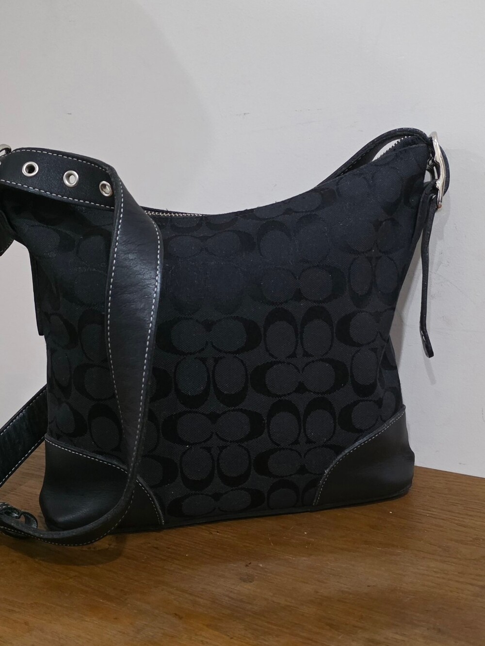 Like New!Coach Signature Jacquard Black/Leather Crossbody bag - Picture 4 of 10